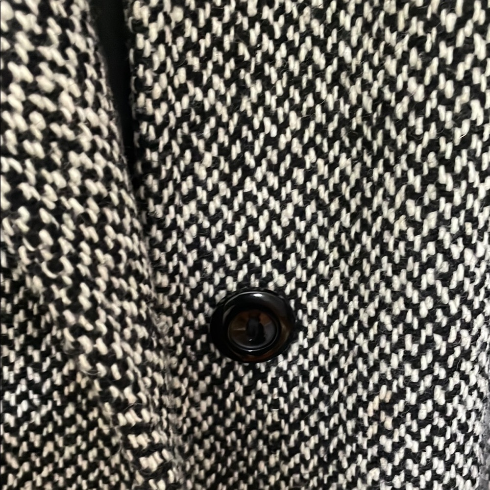 Chic Monochrome Herringbone Jacket - image 2